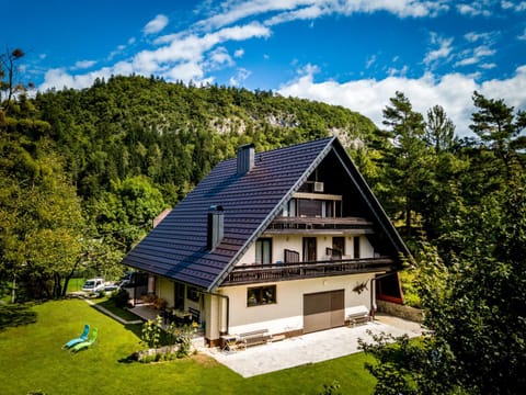 Property building, Day, Natural landscape, Bird's eye view, Summer, Garden, Location