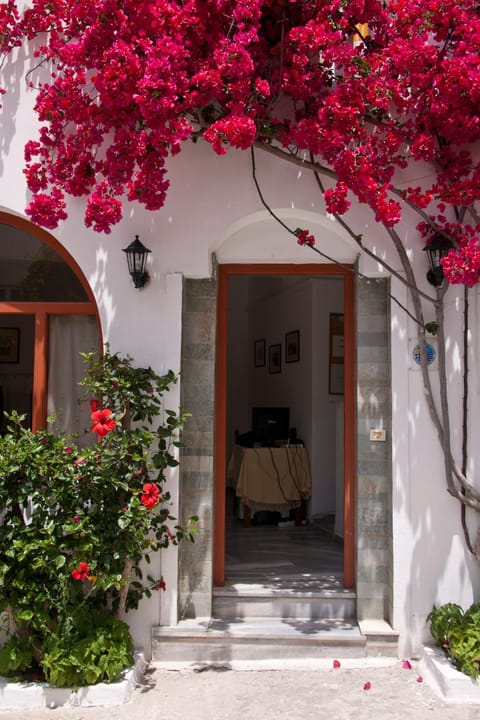 Marisa Rooms Bed and Breakfast in Paros