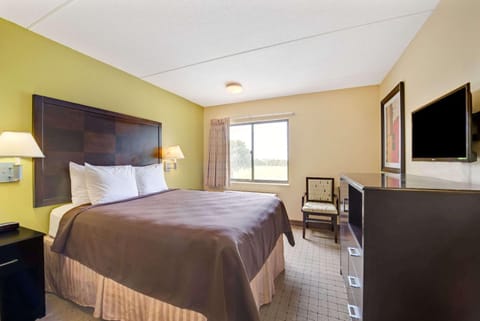 Days Inn & Suites by Wyndham DeSoto Hotel in DeSoto