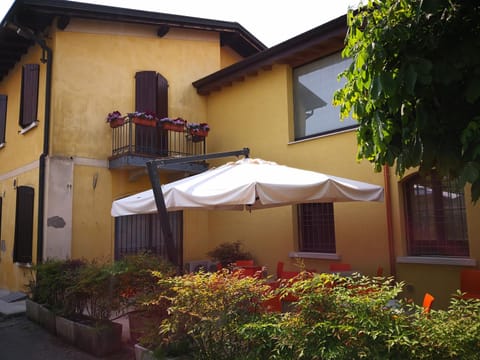 La Vecchia Tramvia Bed and Breakfast in Province of Brescia