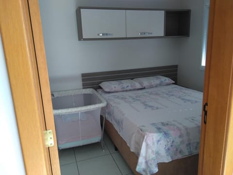 Bedroom, cot