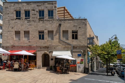 Property building, Patio, Facade/entrance