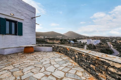 Villa Vrissi House in Milos