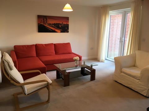 New and Comfortable with Parking Casa in Andover