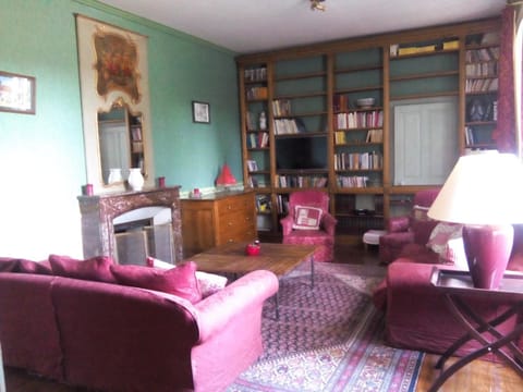 Library, Living room