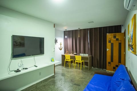 SEGUNDA CASA - Seu cantinho em Guarapari, 1 minuto a pé da Praia do Morro! Suítes confortáveis e modernas - Para casal ou para grupos de até 5 pessoas Bed and Breakfast in Guarapari