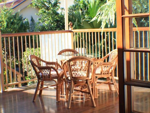 Classique Bed & Breakfast Bed and Breakfast in Townsville