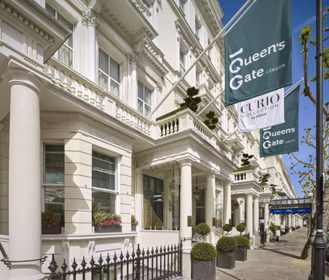 100 Queen’s Gate Hotel London, Curio Collection by Hilton Hotel in City of Westminster