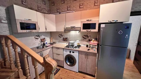 Kitchen or kitchenette, kitchen, kitchen