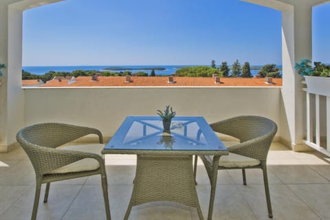 View (from property/room), Balcony/Terrace, Sea view