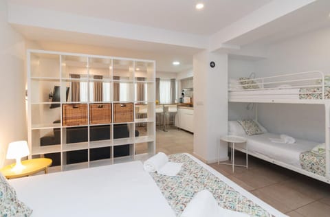 Bed, Photo of the whole room, bunk bed