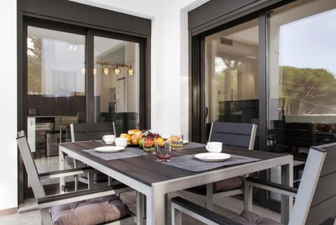 Balcony/Terrace, Dining area