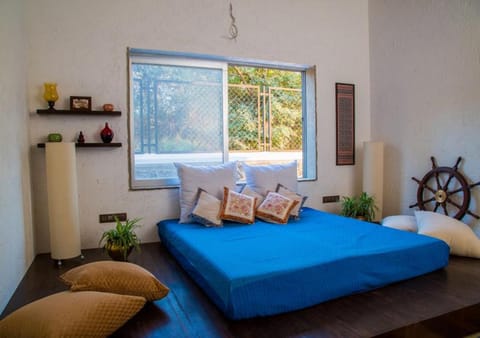 El House by StayVista - Unwind in a Villa with Pool and Lush Lawn Chalet in Lonavla