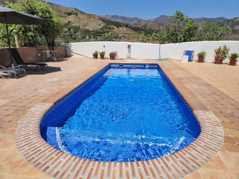 Natural landscape, Mountain view, Pool view, Swimming pool, sunbed