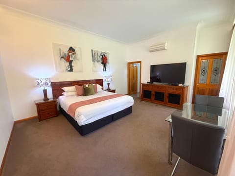 Mt Tamborine Stonehaven Manor Bed and Breakfast in Tamborine Mountain