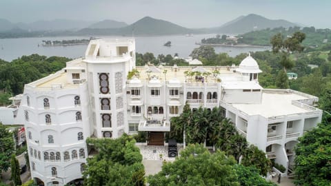 Hotel Hilltop Palace Hotel in Udaipur