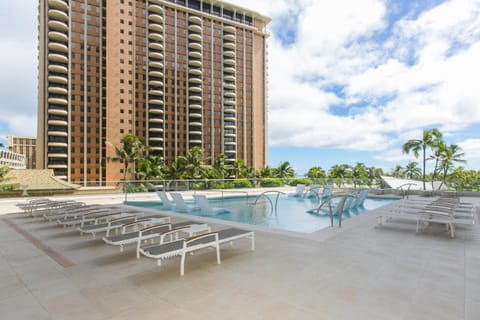 Ilikai Tower 2035 Yacht Harbor View 1BR Apartamento in Honolulu