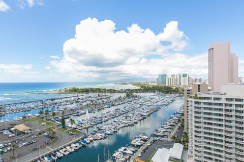 Ilikai Tower 2035 Yacht Harbor View 1BR Condo in Honolulu