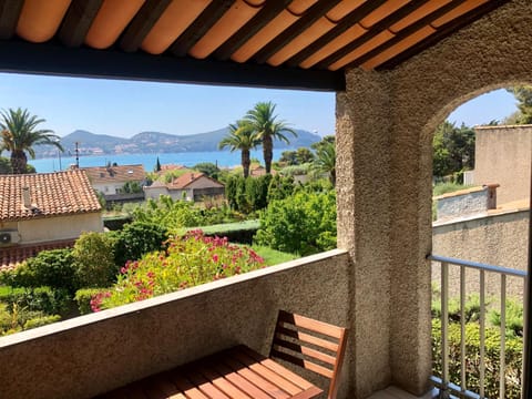 Magnifique studio vue mer à 5 minutes de la plage Wohnung in La Cadière-d'Azur