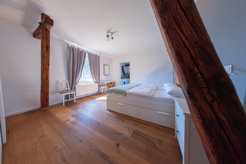 Photo of the whole room, Bedroom