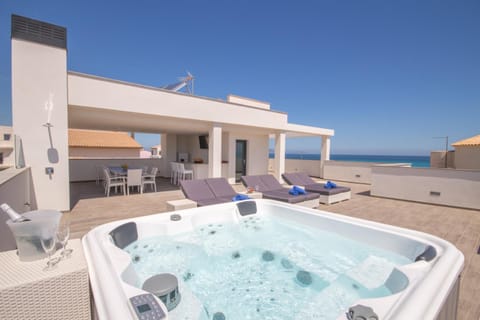 Hot Tub, Balcony/Terrace