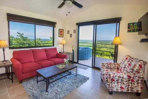 Villa Vista Hermosa - with breathtaking ocean view & WiFI House in Quepos