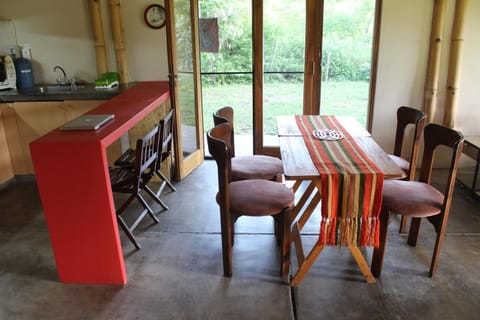 Kitchen or kitchenette, Seating area, Dining area