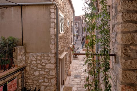 Apartment Mediteran Condo in Stari Grad