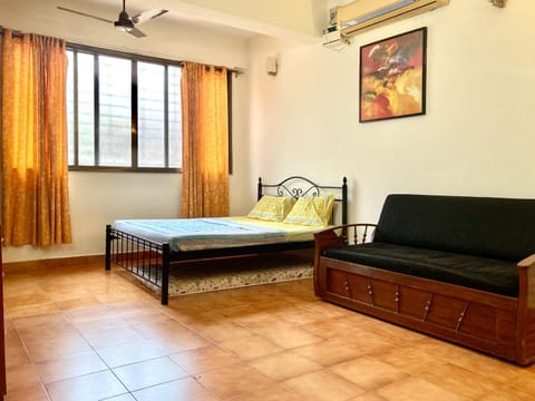 302 Casa Stay 2 bedoom apartment with Pool Holiday Home Condo in Baga