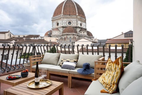 Nearby landmark, Food close-up, Day, View (from property/room), Balcony/Terrace, Landmark view