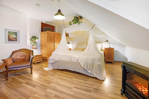 Living room, Bedroom