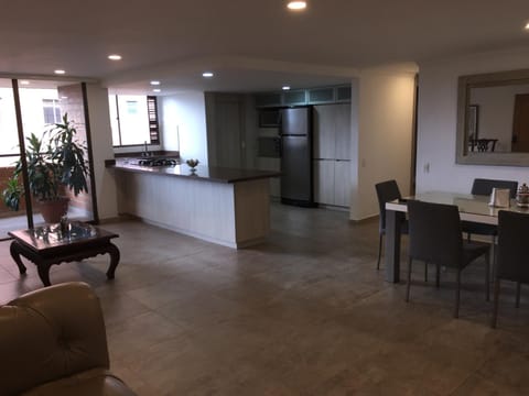 Apartamento cómodo , grande en Poblado Medellín Copropriété in Antioquia