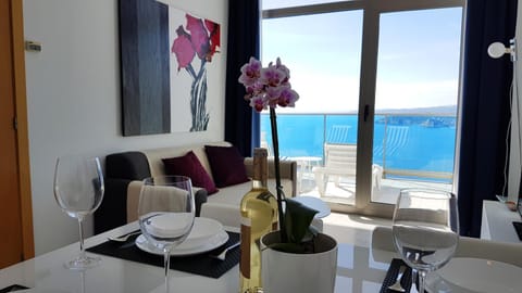 Luxury apartment on the 40th floor with amazing views Condo in Benidorm