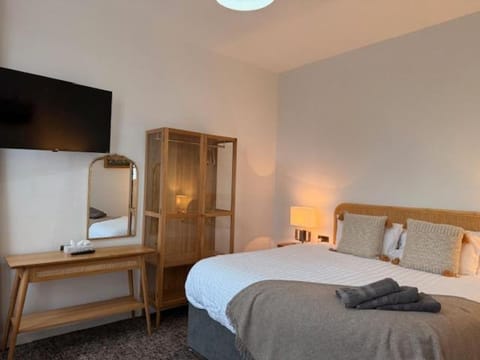 Antrim House Guest Rooms & Suites Bed and Breakfast in Portrush