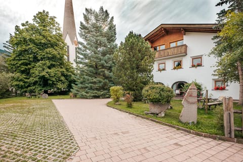 Villa Moroder Condo in Ortisei