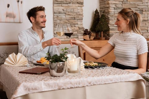 Restaurant/places to eat, Food and drinks, Food, Drinks