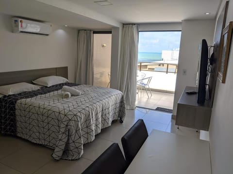 Photo of the whole room, Bedroom, Sea view