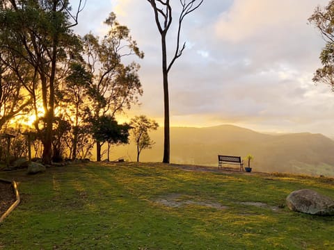 Valley View Luxury Retreat Lodge nature in Vacy