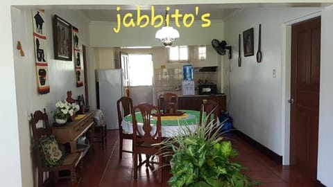 Jabbitos Baguio Transient House 2 Alojamiento y desayuno in Baguio