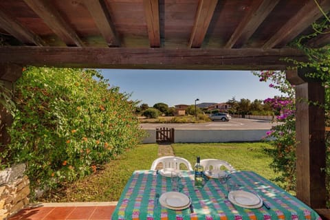 Patio, Neighbourhood, Garden view, Drinks