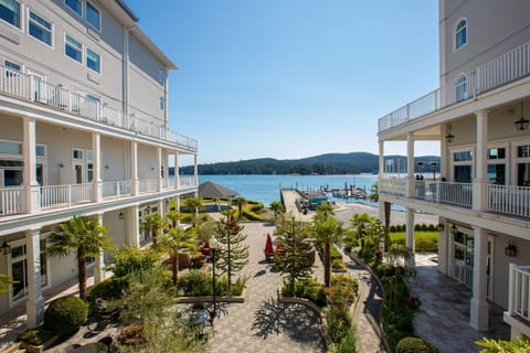 Prestige Oceanfront Resort, WorldHotels Luxury Hotel in Vancouver Island