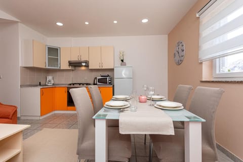 Kitchen or kitchenette, Living room, Dining area