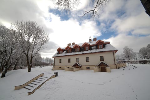 Property building, Winter