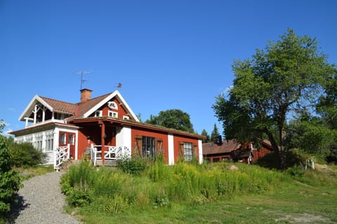 Björnåsen Bear Hill Villa in Sweden