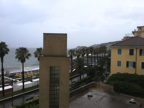Una finestra sul mare Apartment in Liguria