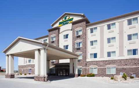 Expressway Suites Fargo Hotel in Fargo