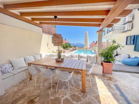 Seating area, Swimming pool