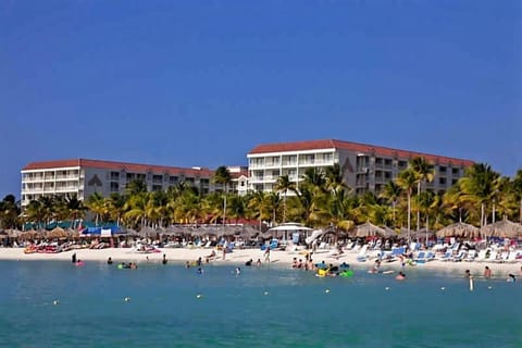 Aruba Marriott Surf and Ocean BeachFront Clubs Condominio in Noord