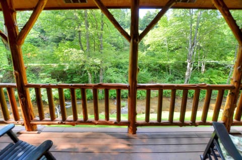 Cabin on the Creek 1117 House in Swain County