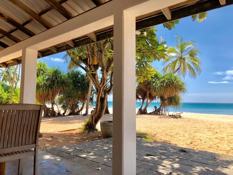 Moon Isle Beach Bungalow Alojamiento y desayuno in Sri Lanka